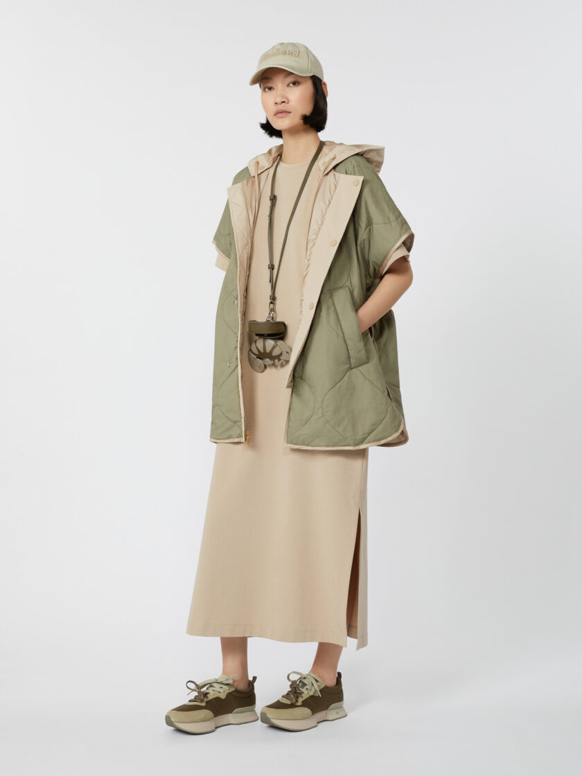 Capa reversible de tela impermeable 498306 - Imagen 2