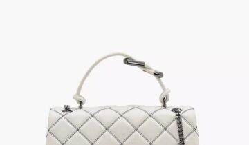The Bi-Color
Quilted Dual Convertible Shoulder Bag MARC JACOBS