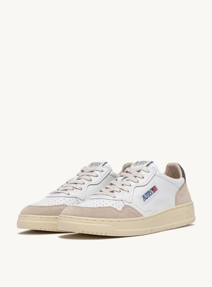 Zapatillas Medalist low de ante y piel blanca y morel Autry