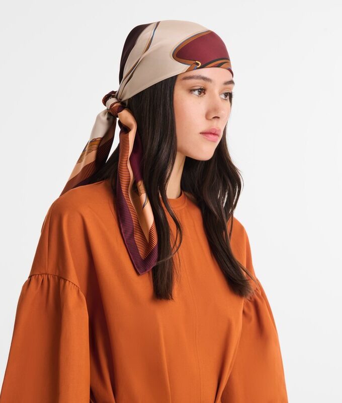 PAÑUELO COLOR granate LONGCHAMP