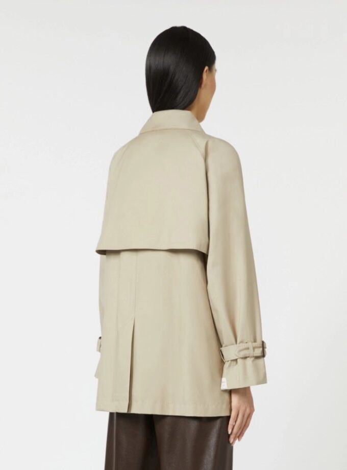 Max Mara The Cube
Gabardina cropped de sarga impermeable - Arena