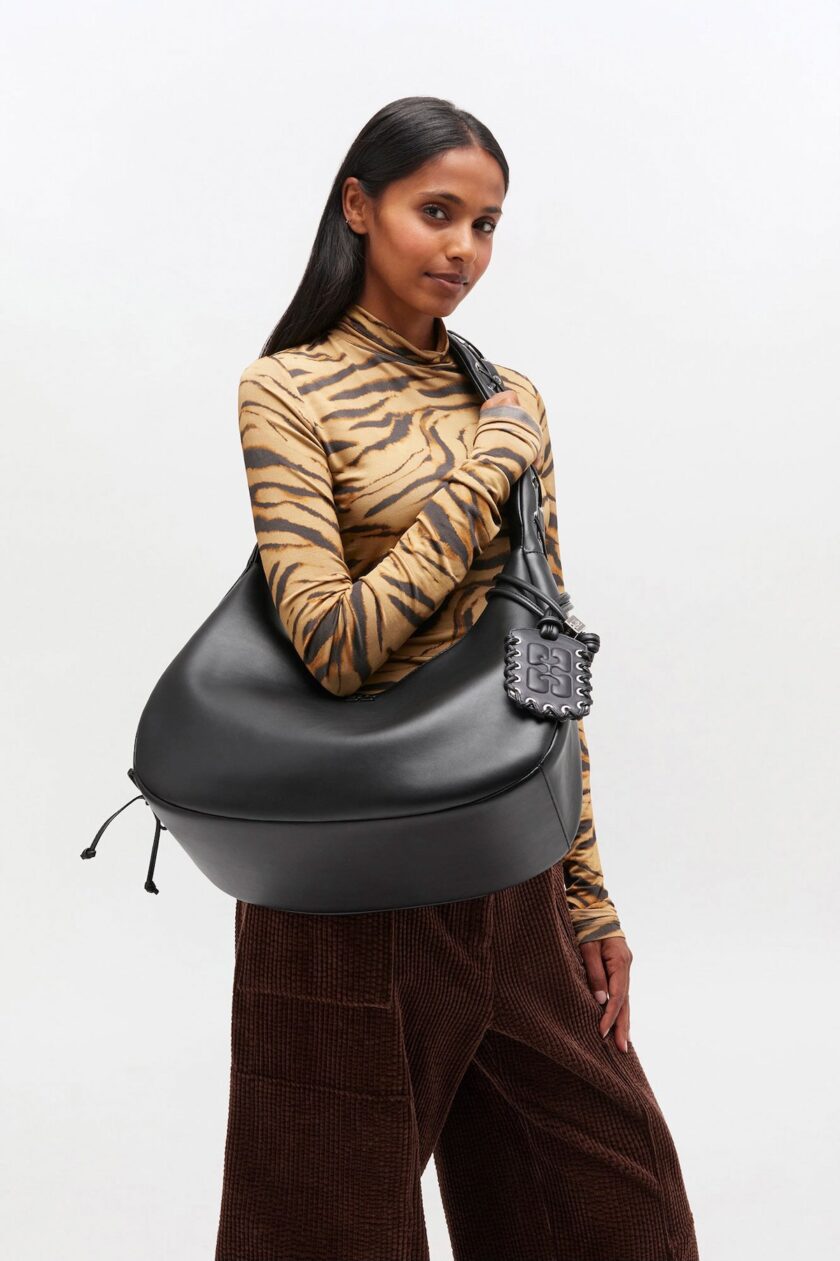 Bolso hobo negro mediano con cordones GANNI - Imagen 2