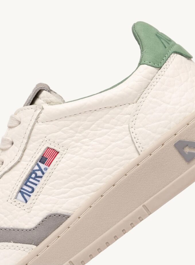 ZAPATILLAS MEDALIST LOW DE PIEL LODEN FROST Y VAPOR Autry