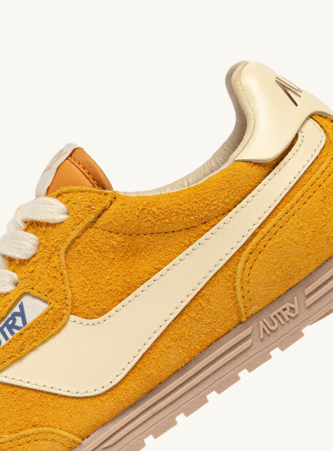 ZAPATILLAS WINDSPIN DE ANTE Y PIEL MINERAL YELLOW Y RUTABAGA Autry