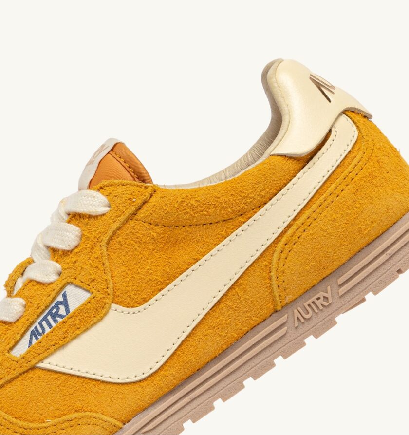 ZAPATILLAS WINDSPIN DE ANTE Y PIEL MINERAL YELLOW Y RUTABAGA Autry - Imagen 3