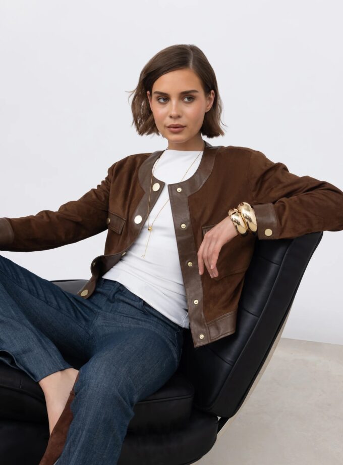 Chaqueta sin cuello de ante sintético en color pasa URBANCODE