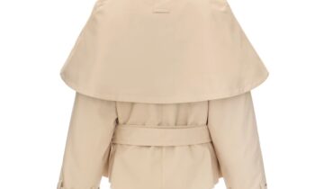 Chaqueta tipo gabardina con capa desmontable en color vainilla URBANCODE