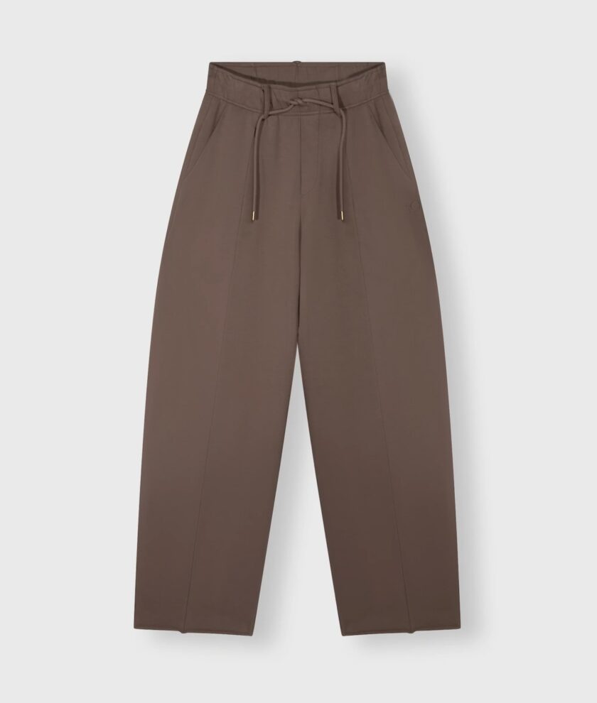 Pantalones de corte relajado, confeccionados en algodón orgánico 10DAYS