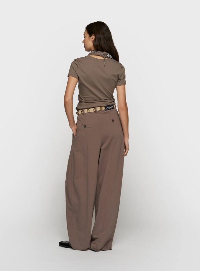 Pantalones de corte relajado, confeccionados en algodón orgánico 10DAYS