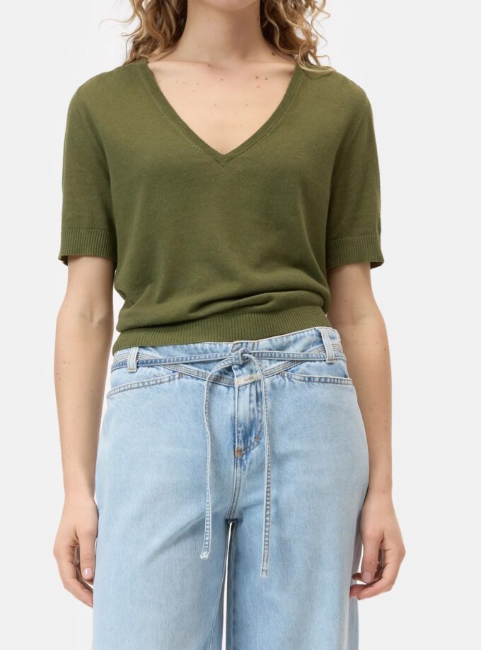 Top de punto confeccionado en una mezcla de lino. CLOSED