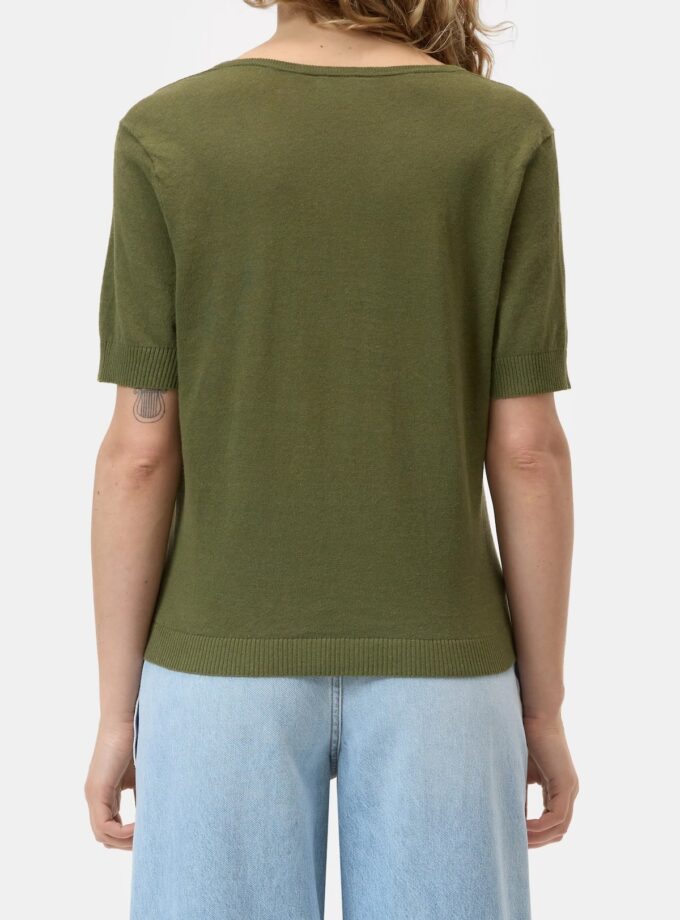 Top de punto confeccionado en una mezcla de lino. CLOSED