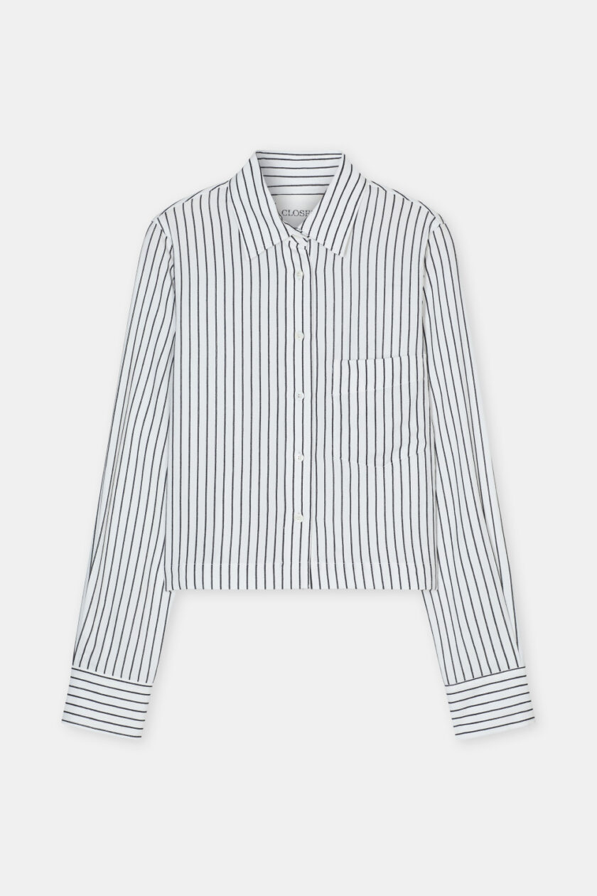 BLUSA COLOR BLANCO Y NEGRO CLOSED
